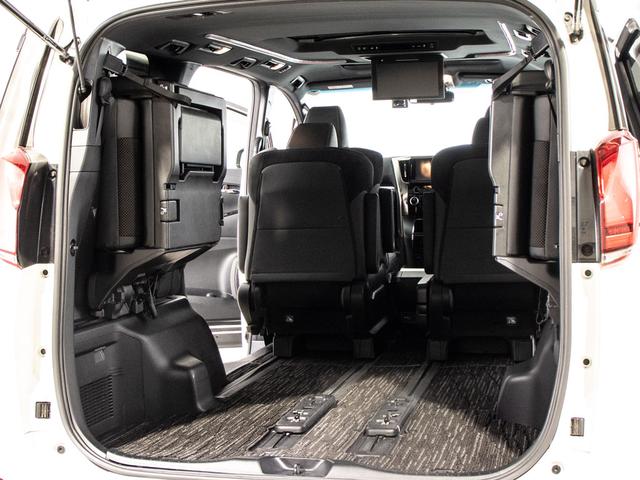 アルファード 2.5S タイプゴールドII (禁煙車)(サンルーフ)(ナビ機能付ディスプレイオーディオ)(後席モニター)トヨタセーフティセンス/踏み間違い防止装置/3眼LEDヘッドライト/専用黒ハーフレザーシート/両側自動ドア/パワーバックドア(28枚目)