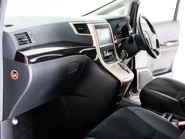 ヴェルファイア 2.4Z ゴールデンアイズ (特別仕様車)(後席モニター)(専用ハーフレザーシート)(両側電動スライドドア)パワーバックドア/コンビハンドル/クルーズコントロール/クリアランスソナー/後席オットマン/Bluetooth接続(32枚目)