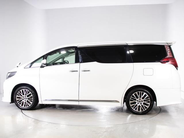 アルファード 2.5S Cパッケージ (禁煙車)(純正10型ナビ)(後席モニター)(エグゼクティブシート)前車追従レーダークルーズ/衝突被害軽減ブレーキ/踏み間違い防止装置/両側自動ドア/パワーバックドア/AC100V電源/コンビハンドル(17枚目)