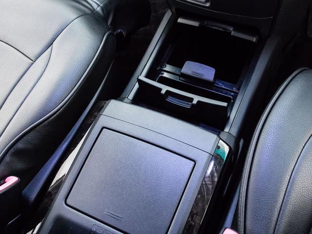 アルファード 240S Cパッケージ (禁煙車)(点検記録簿6枚)(エグゼクティブシート)(両側自動ドア)パワーバックドア/純正HDDナビ/後席モニター/バックカメラ/黒革調シートカバー/車高調/クルーズコントロール/クリアランスソナー/(41枚目)