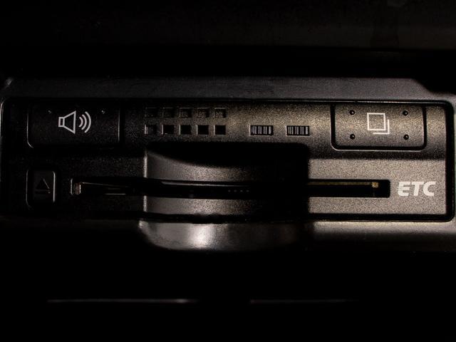 今では必需品のＥＴＣも勿論装備しております！高速道路の料金所も楽々通過できます！ＥＴＣなら高速料金に休日割引きが適用されます！お得にお出かけ出来ますね！