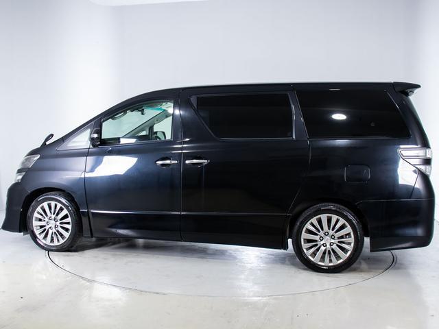 ヴェルファイア 2.4Z ゴールデンアイズ (禁煙車)(特別仕様車)(後席モニター)(専用アアルカンターラ半革シート)パワーバックドア/両側電動スライドドア/クルーズコントロール/クリアランスソナー/コンビハンドル/HIDライト/フルセグTV(17枚目)
