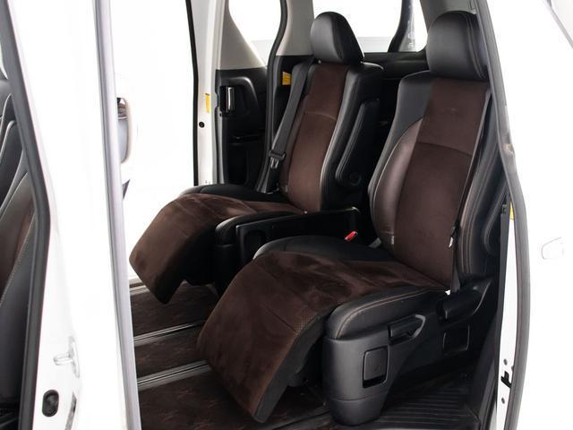 アルファード ２４０Ｓ　タイプゴールド　（アルパインＢＩＧ－Ｘ９型ナビ）（後席モニター）（専用黒ハーフレザーシート）（両側自動ドア）パワーバックドア／クルーズコントロール／クリアランスソナー／バックカメラ／コンビハンドル／特別仕様車／（26枚目）