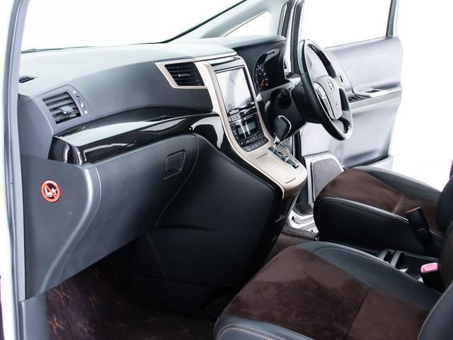 アルファード ２４０Ｓ　タイプゴールド　（アルパインＢＩＧ－Ｘ９型ナビ）（後席モニター）（専用黒ハーフレザーシート）（両側自動ドア）パワーバックドア／クルーズコントロール／クリアランスソナー／バックカメラ／コンビハンドル／特別仕様車／（34枚目）