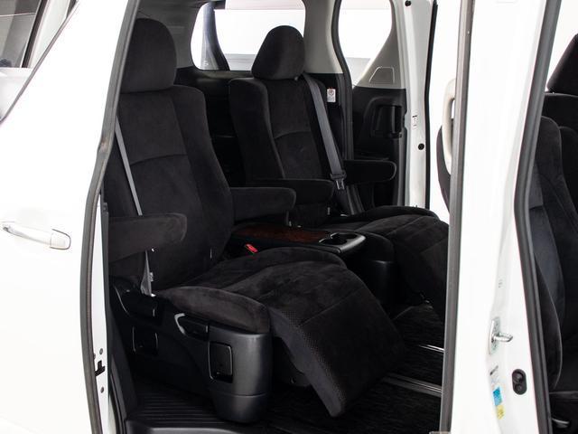 ヴェルファイア 2.4Z プラチナムセレクション (サンルーフ)(社外20インチアルミ)(エアロカスタム)(プレミアムサウンド)後席モニター/両側自動ドア/パワーバックドア/AC100V電源/バックカメラ/クリアランスソナー/コンビハンドル/(25枚目)