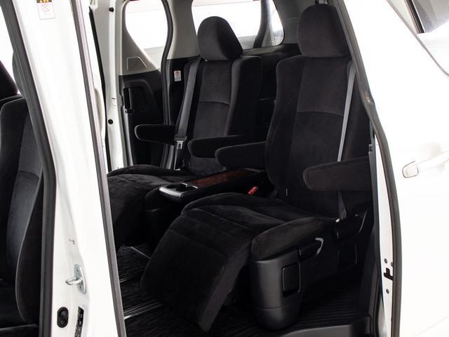 ヴェルファイア 2.4Z プラチナムセレクション (サンルーフ)(社外20インチアルミ)(エアロカスタム)(プレミアムサウンド)後席モニター/両側自動ドア/パワーバックドア/AC100V電源/バックカメラ/クリアランスソナー/コンビハンドル/(26枚目)