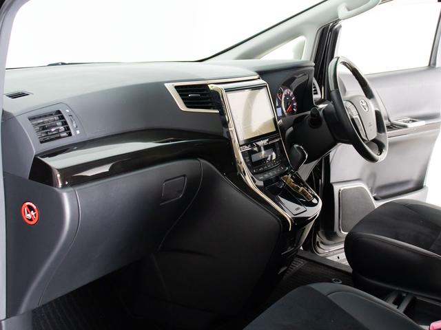 ヴェルファイア ２．４Ｚ　ゴールデンアイズＩＩ　（禁煙車）（エンジン対策済）（サンルーフ）（エアロカスタム）ダウンサス／アルパインＢＩＧ－Ｘ１０型ナビ／後席モニター／両側自動ドア／パワーバックドア／ＡＣ１００Ｖ電源／専用黒ハーフレザーシート／（39枚目）