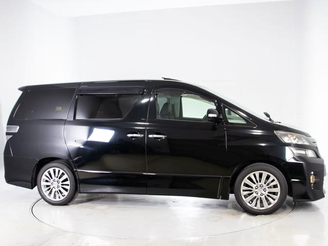 ヴェルファイア 2.4Z ゴールデンアイズII (禁煙車)(サンルーフ)(後席モニター)(両側自動ドア)パワーバックドア/特別仕様車/専用黒ハーフレザーシート/AC100V電源/クルーズコントロール/クリアランスソナー/コンビハンドル/バックカメラ(21枚目)