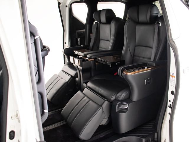 アルファード ３．５エグゼクティブラウンジ　（サンルーフ）（ＪＢＬサウンド）（レーダークルーズコントロール）（黒本革シート）プリクラッシュセーフティ／全周囲カメラ／ＡＣ１００Ｖ電源／オートハイビーム／両側電動スライドドア／ＥＴＣ２．０（27枚目）