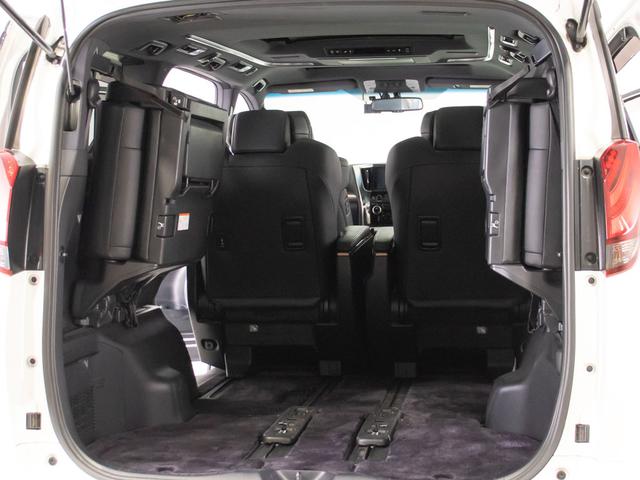 アルファード ３．５エグゼクティブラウンジ　（サンルーフ）（ＪＢＬサウンド）（レーダークルーズコントロール）（黒本革シート）プリクラッシュセーフティ／全周囲カメラ／ＡＣ１００Ｖ電源／オートハイビーム／両側電動スライドドア／ＥＴＣ２．０（29枚目）