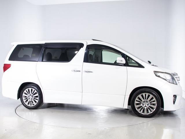 アルファード ２４０Ｓ　タイプゴールドＩＩ　（禁煙車）（ツインサンルーフ）（特別仕様車）（後席モニター）専用ハーフレザーシート／両側電動スライドドア／パワーバックドア／ＡＣ１００Ｖ電源／クルーズコントロール／クリアランスソナー／フルセグＴＶ（22枚目）