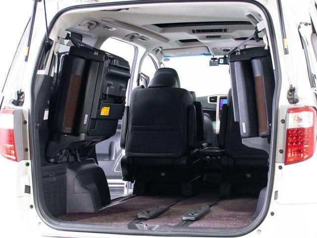 アルファード ２４０Ｓ　タイプゴールドＩＩ　（禁煙車）（ツインサンルーフ）（特別仕様車）（後席モニター）専用ハーフレザーシート／両側電動スライドドア／パワーバックドア／ＡＣ１００Ｖ電源／クルーズコントロール／クリアランスソナー／フルセグＴＶ（30枚目）