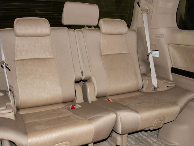 アルファードハイブリッド Ｇ　（禁煙車）（後席モニター）（レーダークルーズコントロール）（プレミアムサウンド）プリクラッシュセーフティ／レーンキープアシスト／全周囲カメラ／パワーバックドア／４ＷＤ／ルーフキャリア／ＡＣ１００Ｖ電源（29枚目）