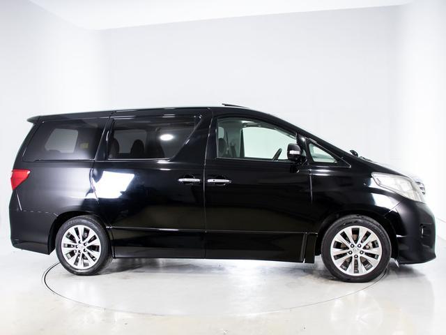 アルファード ２４０Ｓ　プライムセレクションＩＩ　（禁煙車）（サンルーフ）（両側自動ドア）（パワーバックドア）ストラーダナビ／バックカメラ／専用アルカンターラシート／コンビハンドル／クリアランスソナー／フルセグＴＶ／（20枚目）