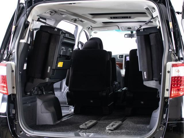 アルファード ２４０Ｓ　プライムセレクションＩＩ　（禁煙車）（サンルーフ）（両側自動ドア）（パワーバックドア）ストラーダナビ／バックカメラ／専用アルカンターラシート／コンビハンドル／クリアランスソナー／フルセグＴＶ／（30枚目）