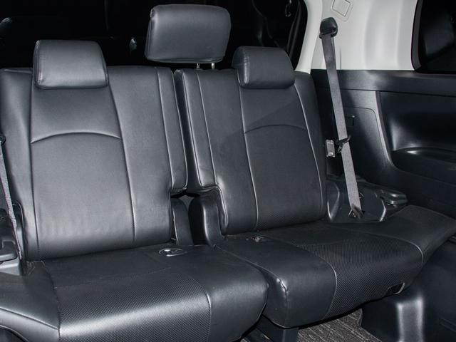 アルファード ２．５Ｓ　（８人乗りフルフラットシート）（サンルーフ）（アルパインＢＩＧ－Ｘ１０型ナビ）（後席モニター）両側自動ドア／バックカメラ／黒革調シートカバー／クルーズコントロール／クリアランスソナー／（28枚目）