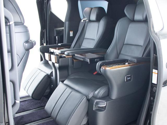 ヴェルファイア 3.5エグゼクティブラウンジ (禁煙車)(モデリスタフルエアロ)(サンルーフ)(JBLサウンド)全方位カメラ/後席モニター/黒本革/前車追従レーダークルーズ/衝突被害軽減ブレーキ/踏み間違い防止装置/AC100V電源/シートメモリ(30枚目)