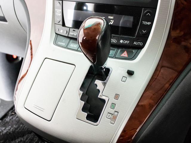 ヴェルファイア ２．４Ｚ　プラチナムセレクション　（禁煙車）（点検記録簿６枚）（後席モニター）（両側自動ドア）パワーバックドア／純正ＨＤＤナビ／バックカメラ／専用アルカンターラシート／コンビハンドル／クリアランスソナー／Ｂｌｕｅｔｏｏｔｈ接続／（25枚目）