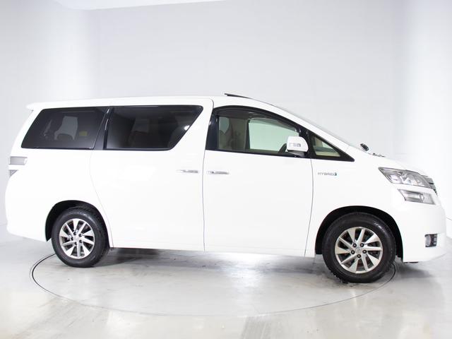 ヴェルファイアハイブリッド Ｖ　Ｌエディション　（禁煙）（サンルーフ）（ベージュ本革）（後席モニター）前車追従レーダークルーズ／衝突被害軽減装置／車線逸脱防止装置／両側自動ドア／パワーバックドア／シートヒーター／エグゼクティブシート／１５００Ｗ給電（23枚目）