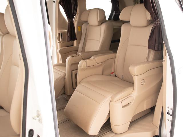 ヴェルファイアハイブリッド Ｖ　Ｌエディション　（禁煙）（サンルーフ）（ベージュ本革）（後席モニター）前車追従レーダークルーズ／衝突被害軽減装置／車線逸脱防止装置／両側自動ドア／パワーバックドア／シートヒーター／エグゼクティブシート／１５００Ｗ給電（29枚目）