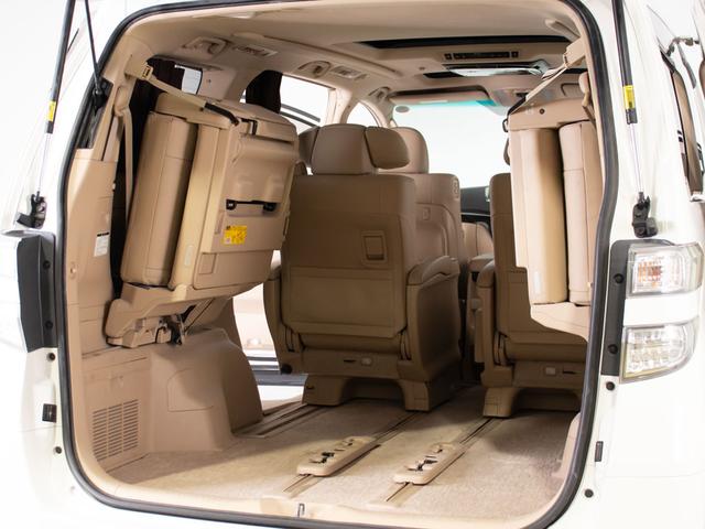 ヴェルファイアハイブリッド Ｖ　Ｌエディション　（禁煙）（サンルーフ）（ベージュ本革）（後席モニター）前車追従レーダークルーズ／衝突被害軽減装置／車線逸脱防止装置／両側自動ドア／パワーバックドア／シートヒーター／エグゼクティブシート／１５００Ｗ給電（31枚目）