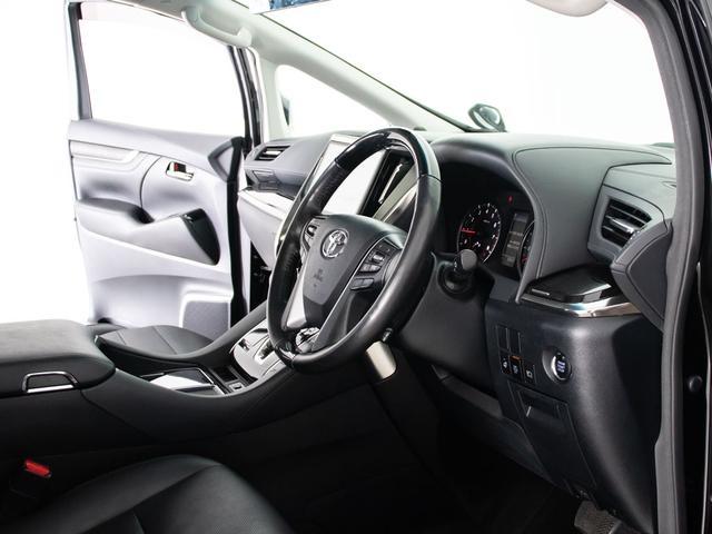 ヴェルファイア ２．５Ｚ　Ｇエディション　（禁煙車）（サンルーフ）（冷暖房黒革）（純正１０型ナビ）後席モニター／トヨタセーフティセンス／踏み間違い防止装置／両側自動ドア／パワーバックドア／エグゼクティブシート／ＡＣ１００Ｖ電源／シートメモリー（40枚目）