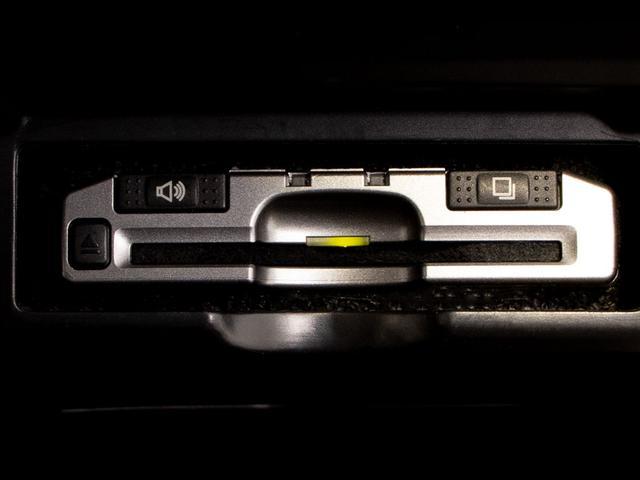 今では必需品のＥＴＣも勿論装備しております！高速道路の料金所も楽々通過できます！ＥＴＣなら高速料金に休日割引きが適用されます！お得にお出かけ出来ますね！