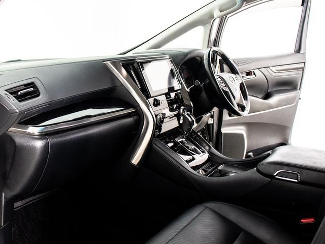 アルファード ２．５Ｓ　Ｃパッケージ　（禁煙車）（モデリスタエアロ）（トヨタセーフティセンス）（後席モニター）黒合皮エグゼクティブシート／ヒート＆エアシート／両側電動スライドドア／パワーバックドア／３眼ＬＥＤヘッドライト／バックカメラ／（38枚目）