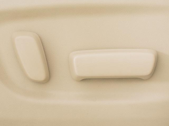 アルファードハイブリッド エグゼクティブラウンジ　（禁煙）（点検記録簿７枚）（ベージュ本革）（ＪＢＬサウンド）全方位カメラ／後席モニター／前車追従レーダークルーズ／衝突被害軽減ブレーキ／自動ハイビーム／踏み間違い防止装置／１５００Ｗ給電／冷暖房シート（42枚目）