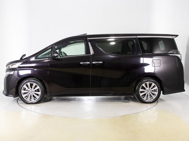 ヴェルファイア ２．５Ｚ　Ａエディション　ゴールデンアイズ　（禁煙車）（サンルーフ）（純正９型ナビ）（後席モニター）前車追従レーダークルーズ／衝突被害軽減ブレーキ／踏み間違い防止装置／両側自動ドア／パワーバックドア／ＡＣ１００Ｖ電源／専用黒ハーフレザーシート／（19枚目）