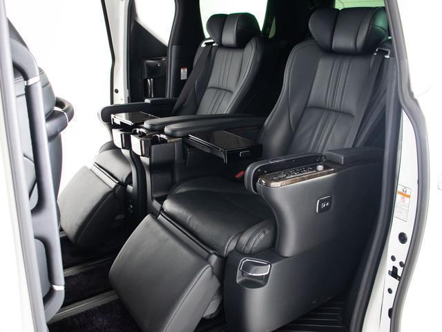 アルファード ３．５エグゼクティブラウンジＳ　（禁煙・ワンオーナー車）（点検記録簿８枚）（サンルーフ）（冷暖房黒本革）パーキングアシスト／ＪＢＬサウンド／全方位カメラ／後席モニター／セーフティセンス／踏み間違え防止装置／デジタルインナーミラー／（30枚目）