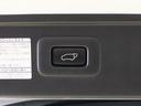スイッチ操作でトランクリッドの自動開閉が行えます。電子キー本体のワイヤレス機能や運転席のスイッチからでもオープン操作が可能です!高級車ならではの快適装備です!!