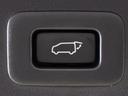 スイッチ操作でトランクリッドの自動開閉が行えます。電子キー本体のワイヤレス機能や運転席のスイッチからでもオープン操作が可能です!高級車ならではの快適装備です!!