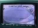 ギアをバックに入れると自動的に切り替わる優れものです。鮮明なカメラ画像にて車庫入れをサポートしてくれます。