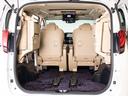 ラゲッジスペースも広々しています!サードシートの背もたれは跳ね上げ式となり、長尺物でも積み込みが楽々です。