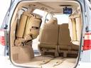 ラゲッジスペースも広々しています!サードシートの背もたれは跳ね上げ式となり、長尺物でも積み込みが楽々です。