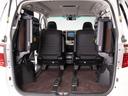 ラゲッジスペースも広々しています!サードシートの背もたれは跳ね上げ式となり、長尺物でも積み込みが楽々です。