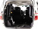 ラゲッジスペースも広々しています!サードシートの背もたれは跳ね上げ式となり、長尺物でも積み込みが楽々です。