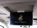 後席フリップダウンモニター装備!後席の方も一緒にご覧になれます!ドライブも大勢で楽しく行けますね!