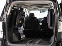 ラゲッジスペースも広々しています!サードシートの背もたれは跳ね上げ式となり、長尺物でも積み込みが楽々です。