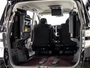 ラゲッジスペースも広々しています！サードシートの背もたれは跳ね上げ式となり、長尺物でも積み込みが楽々です。