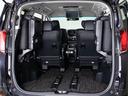 ラゲッジスペースも広々しています！サードシートの背もたれは跳ね上げ式となり、長尺物でも積み込みが楽々です。