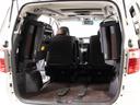 ラゲッジスペースも広々しています！サードシートの背もたれは跳ね上げ式となり、長尺物でも積み込みが楽々です。