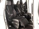 セカンドシートは７人乗りのキャプテンシートタイプとなっております！オットマンも装備してますので、足を伸ばしくつろぐ事が出来ます！