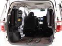 ラゲッジスペースも広々しています!サードシートの背もたれは跳ね上げ式となり、長尺物でも積み込みが楽々です。