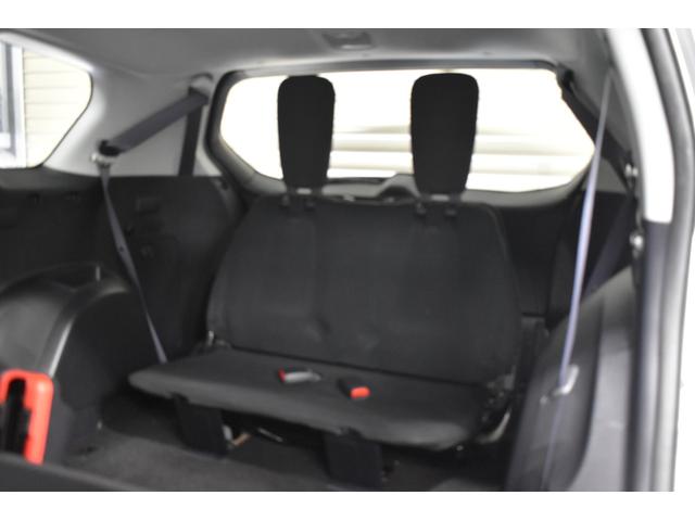 ３列シート７人乗りです！