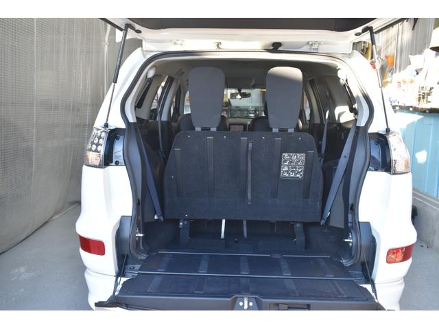 上下分割式のリアゲート！