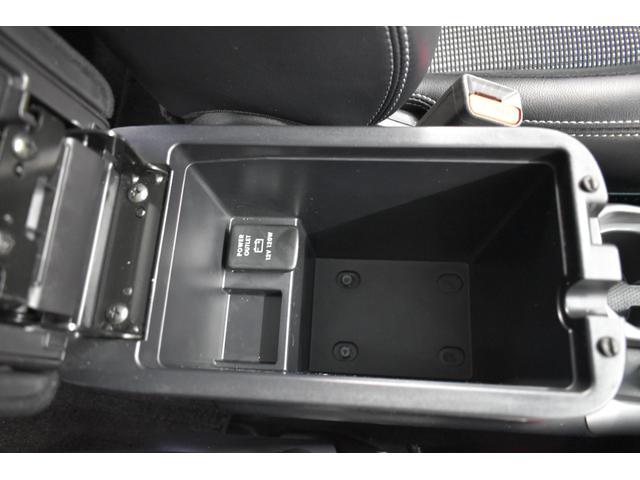 センターコンソール内にもシガーソケットございます！