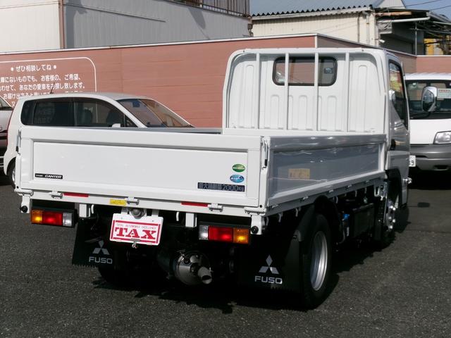 キャンター 　平ボディ　３方開　標準幅　ＳＴＤ　積載量２ｔ　５ｔ限定免許対応車　衝突被害軽減ブレーキ　ＬＥＤライト　ＬＥＤフォグ　助手席側電動格納ミラー　キーフリーシステム（5枚目）