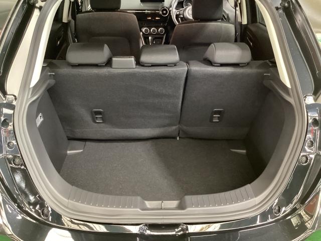 ＭＡＺＤＡ２ １．５　１５ＢＤ　ｉ　セレクション　マツダコネクトナビ　３６０度カメラ　ＥＴＣ　（11枚目）